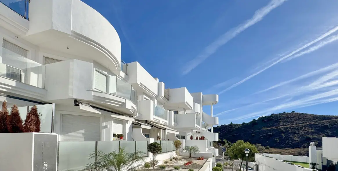 Sale of middle floor apartment in Rincón de la Victoria 17