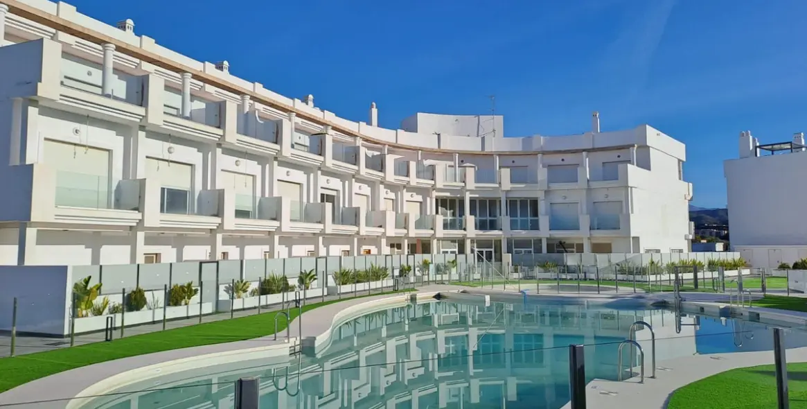 Sale of middle floor apartment in Rincón de la Victoria 19