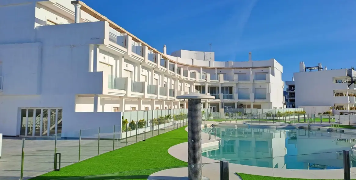 Sale of middle floor apartment in Rincón de la Victoria 20