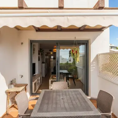 Sale of middle floor apartment in La Cala de Mijas