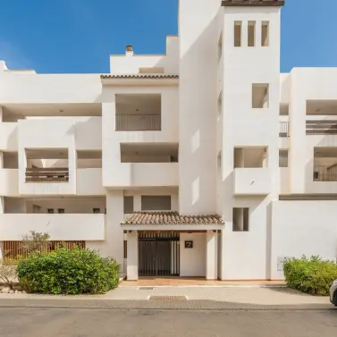 Sale of middle floor apartment in La Cala de Mijas