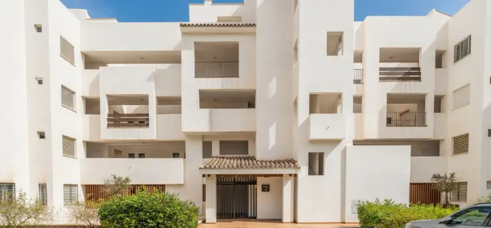 Sale of middle floor apartment in La Cala de Mijas 3