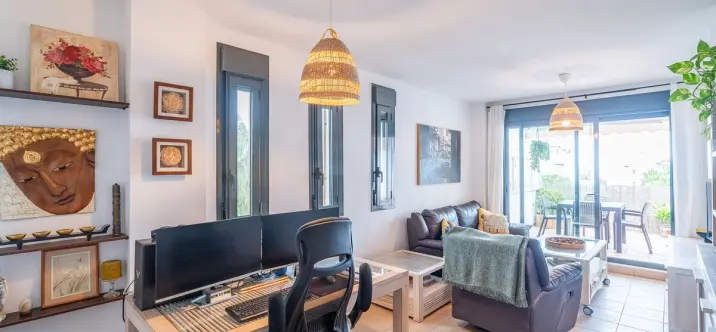 Sale of middle floor apartment in La Cala de Mijas 4