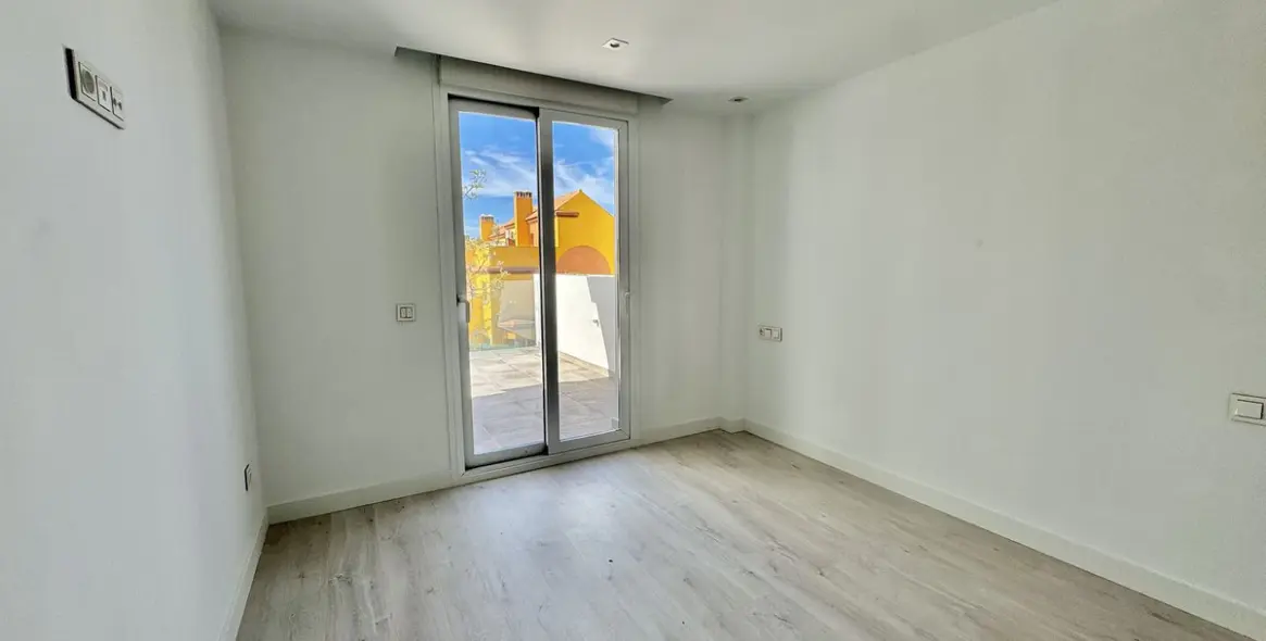 Sale of penthouse in Rincón de la Victoria 5
