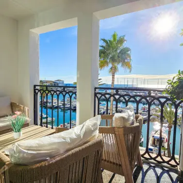 Продажа апартаментов на среднем этаже в La Duquesa