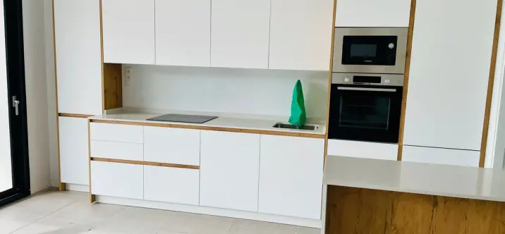 Sale of middle floor apartment in Estepona 3