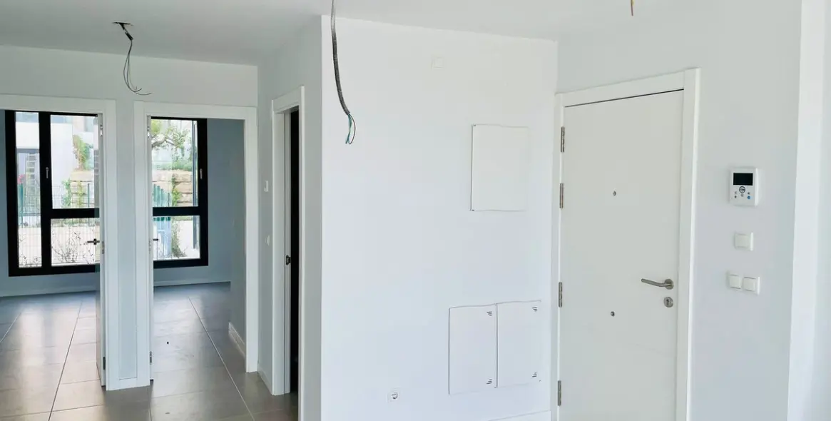 Sale of middle floor apartment in Estepona 5