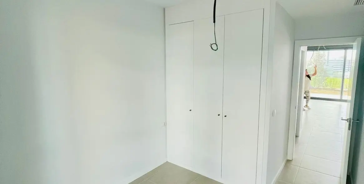 Sale of middle floor apartment in Estepona 8