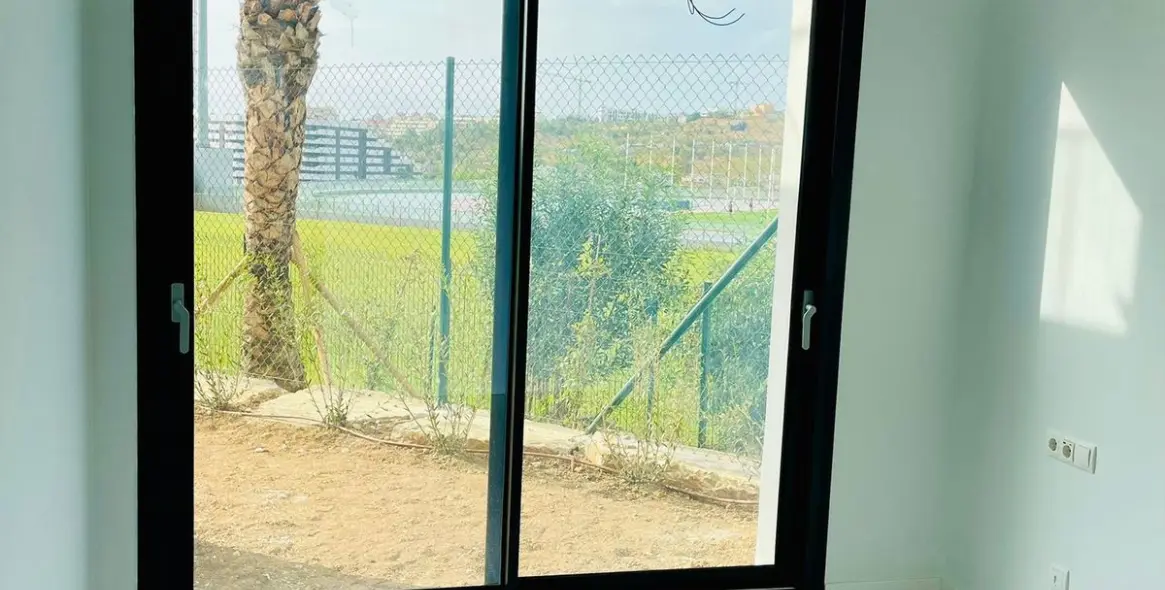 Sale of middle floor apartment in Estepona 10