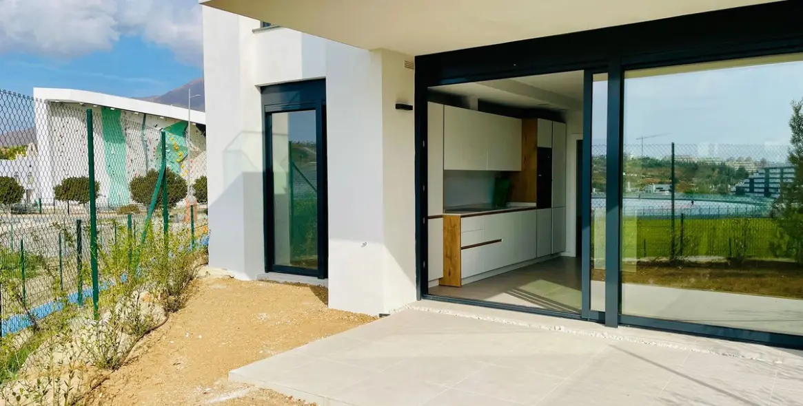 Sale of middle floor apartment in Estepona 13