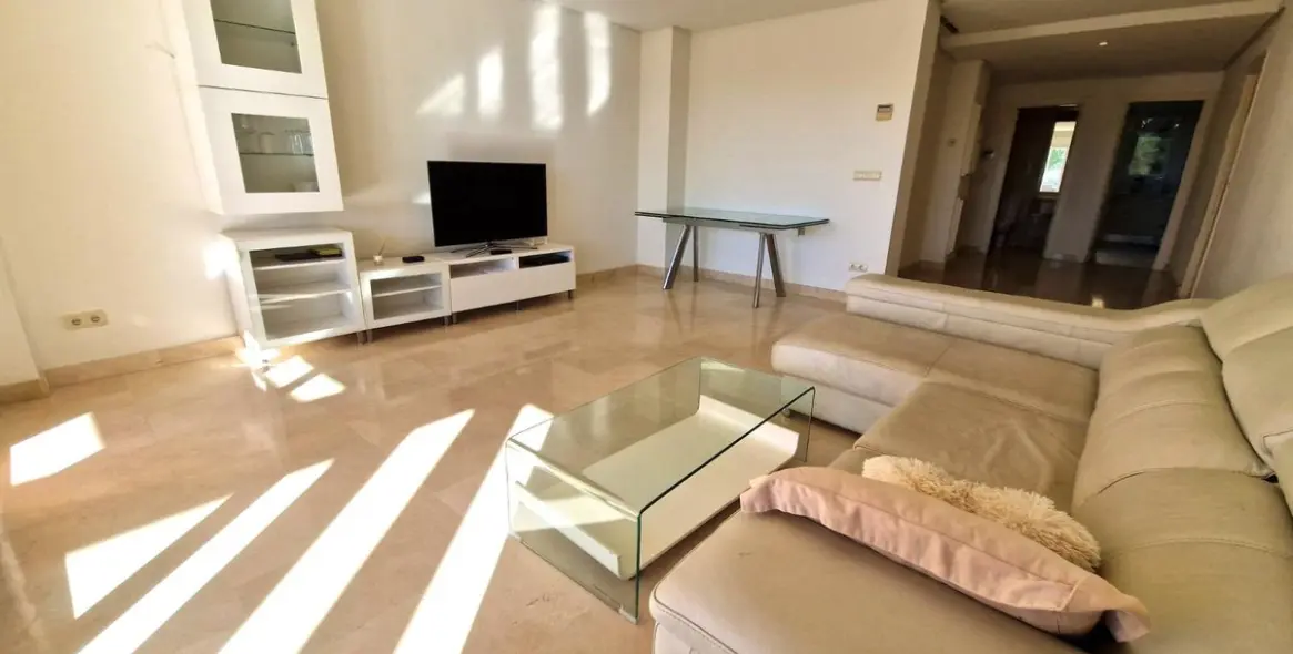 Продажа апартаментов на среднем этаже в Marbella 3