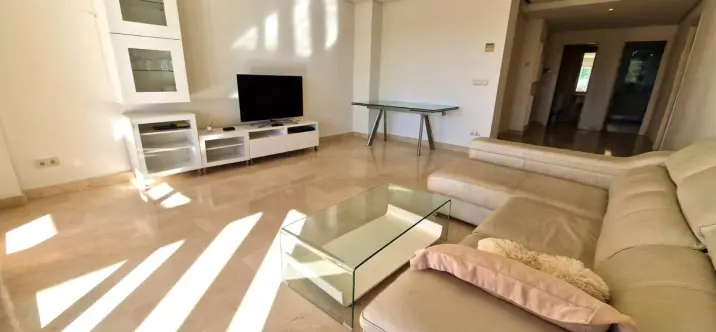 Продажа апартаментов на среднем этаже в Marbella 2