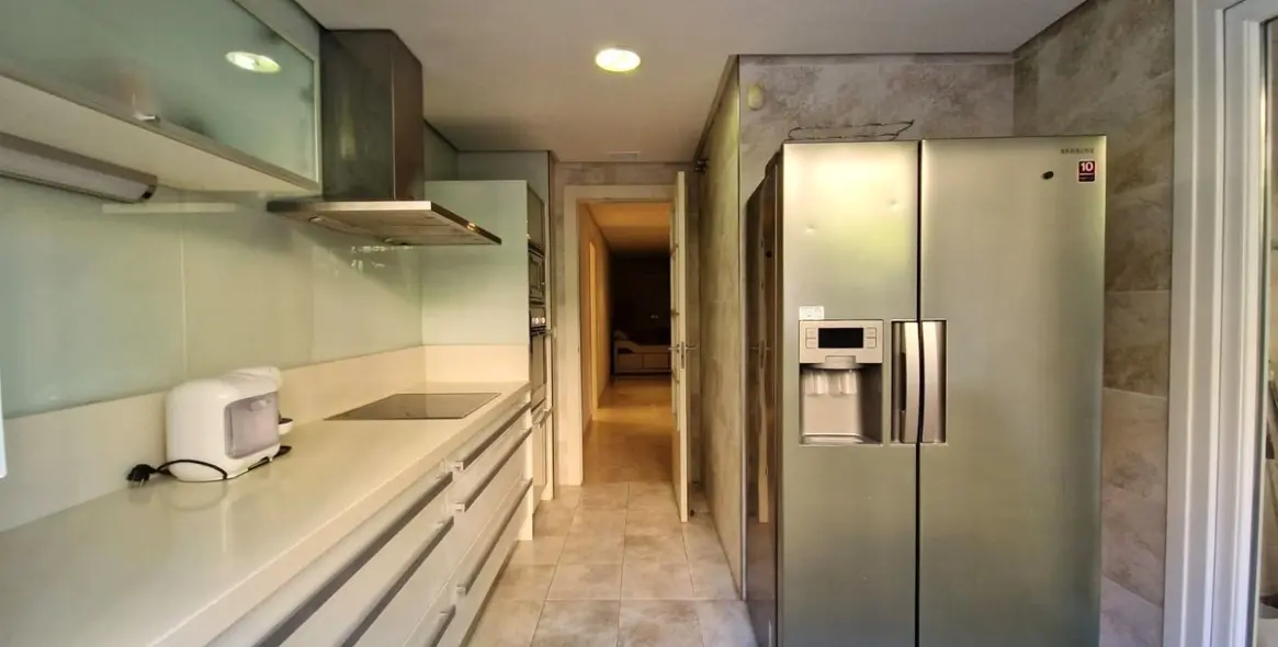 Продажа апартаментов на среднем этаже в Marbella 5