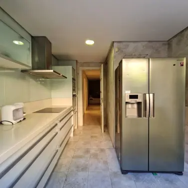 Продажа апартаментов на среднем этаже в Marbella