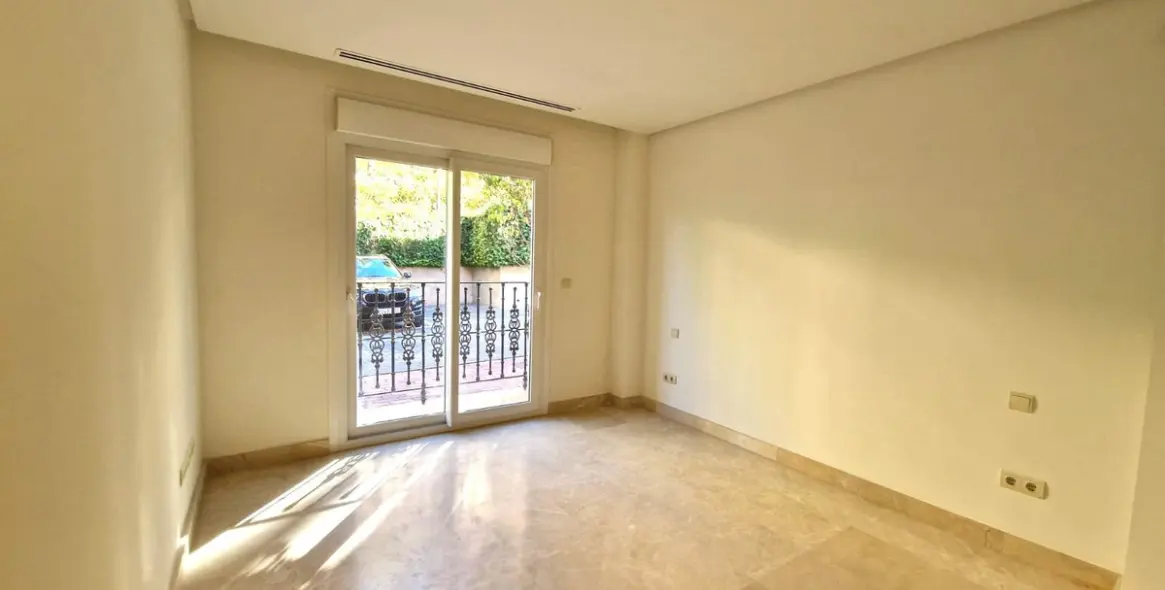 Продажа апартаментов на среднем этаже в Marbella 7