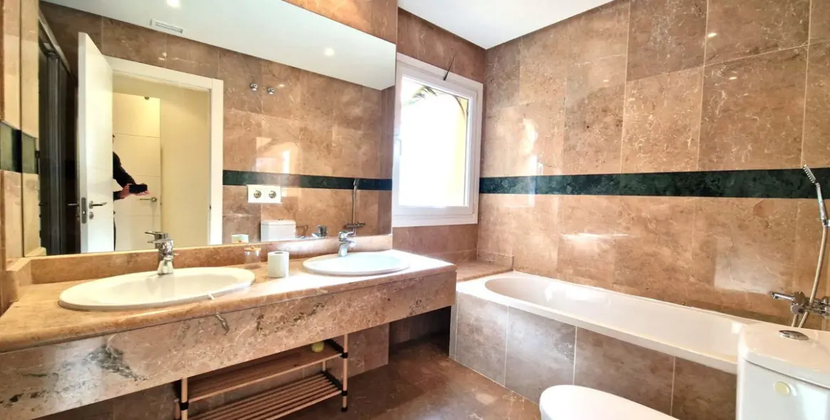 Продажа апартаментов на среднем этаже в Marbella 16