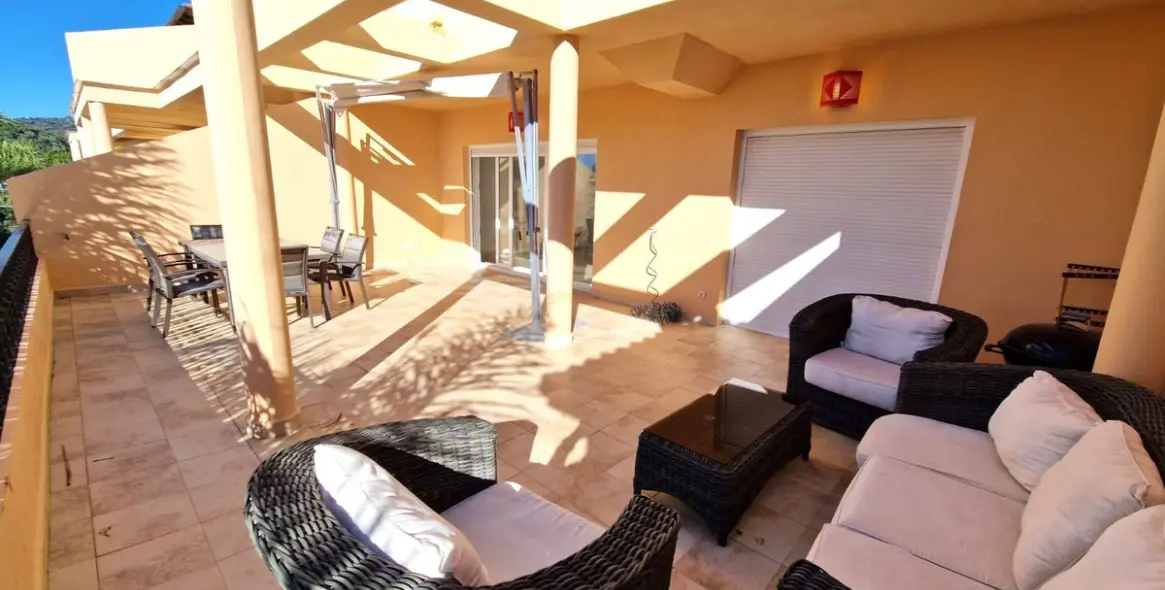 Продажа апартаментов на среднем этаже в Marbella 30