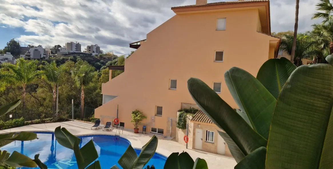 Продажа апартаментов на среднем этаже в Marbella 35