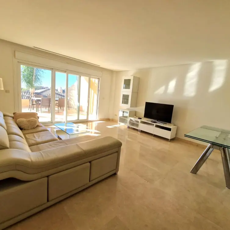 Sale of middle floor apartment in Marbella