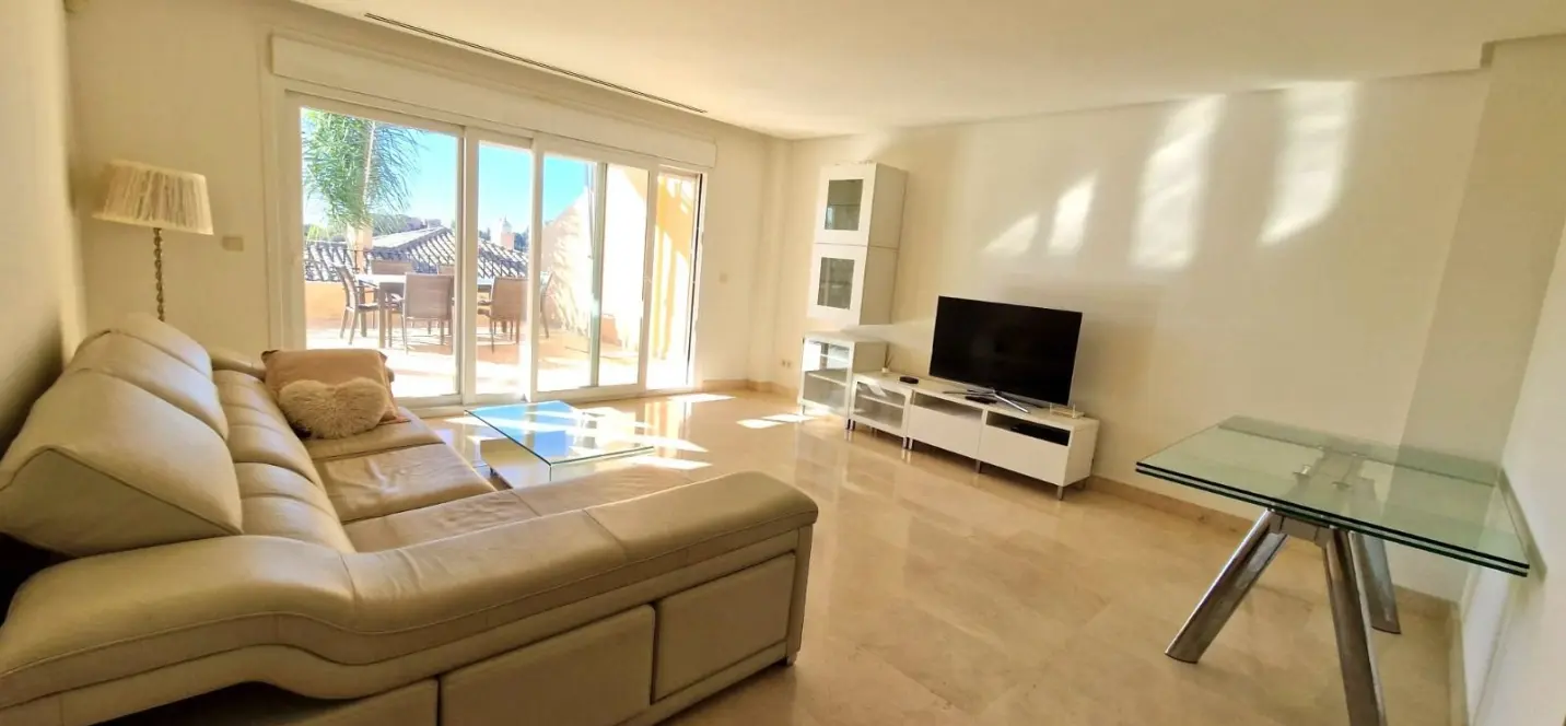 Sale of middle floor apartment in Marbella 1
