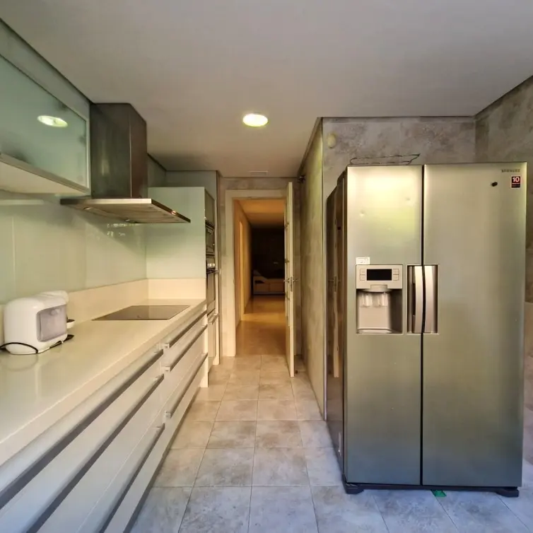 Sale of middle floor apartment in Marbella