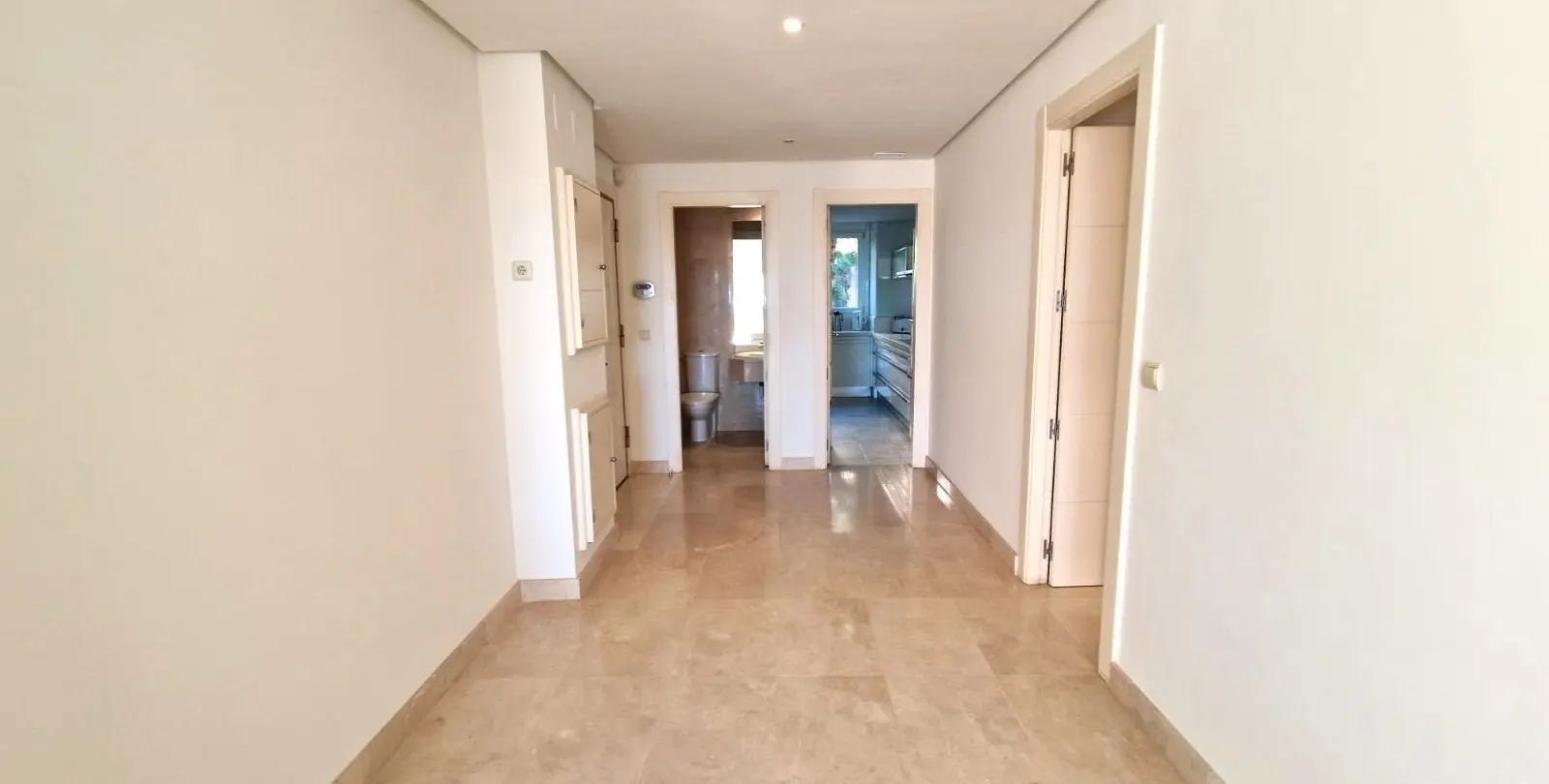 Sale of middle floor apartment in Marbella 9