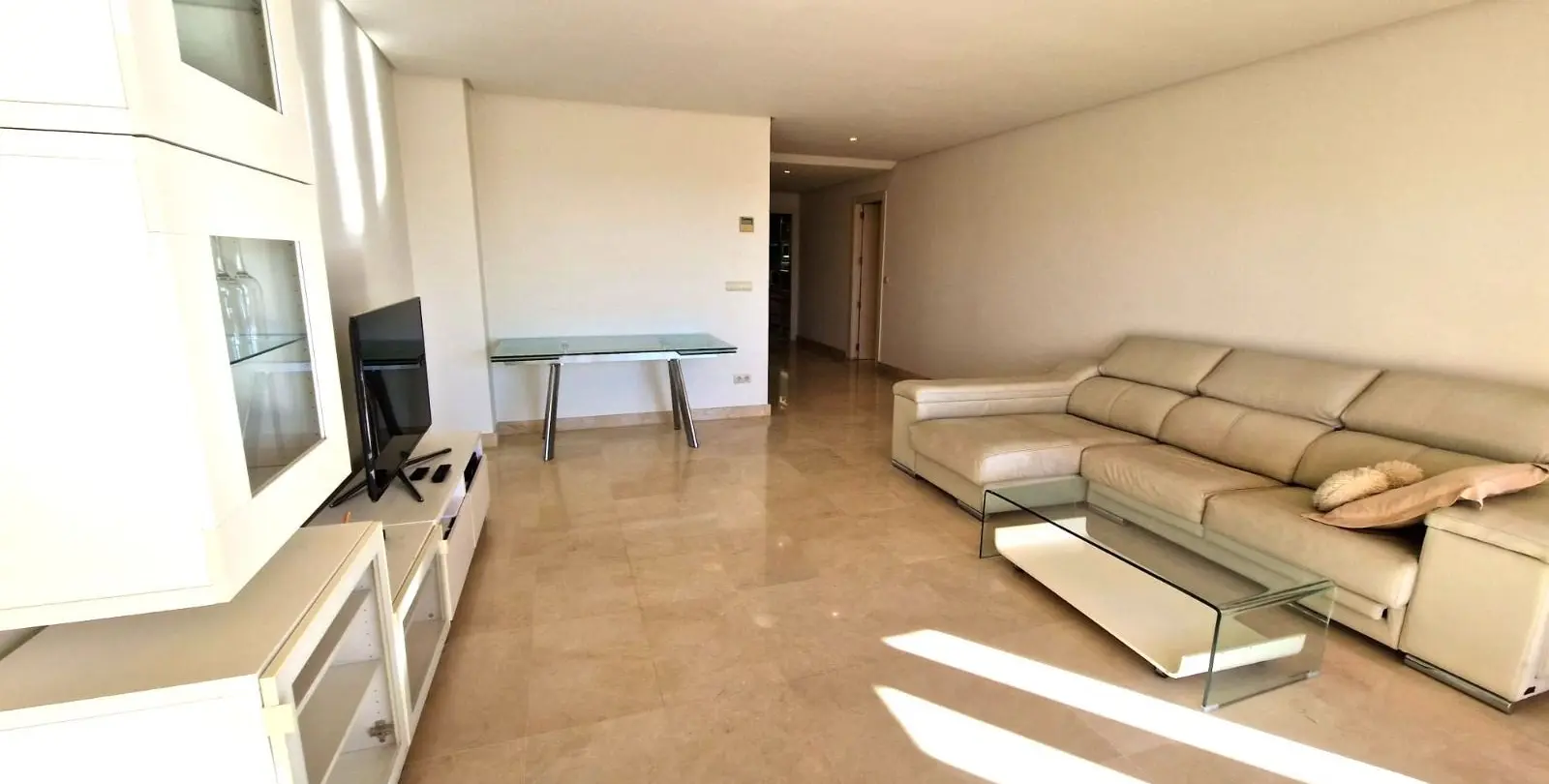 Sale of middle floor apartment in Marbella 15
