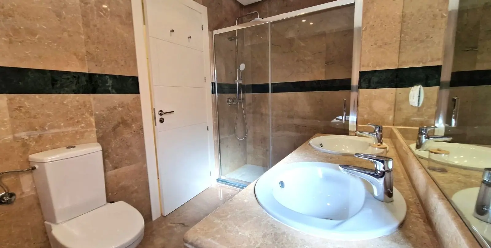 Sale of middle floor apartment in Marbella 27