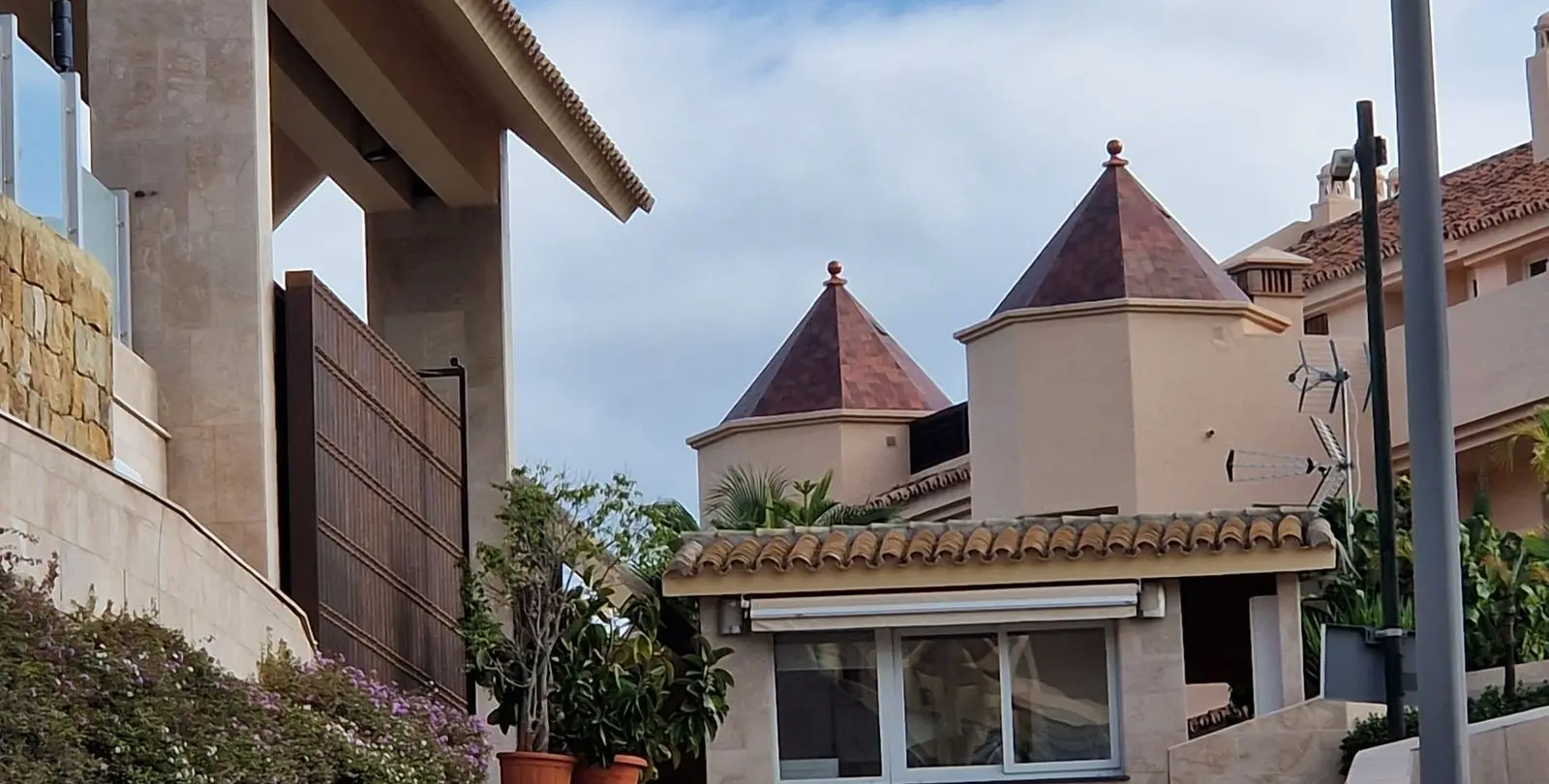 Sale of middle floor apartment in Marbella 33