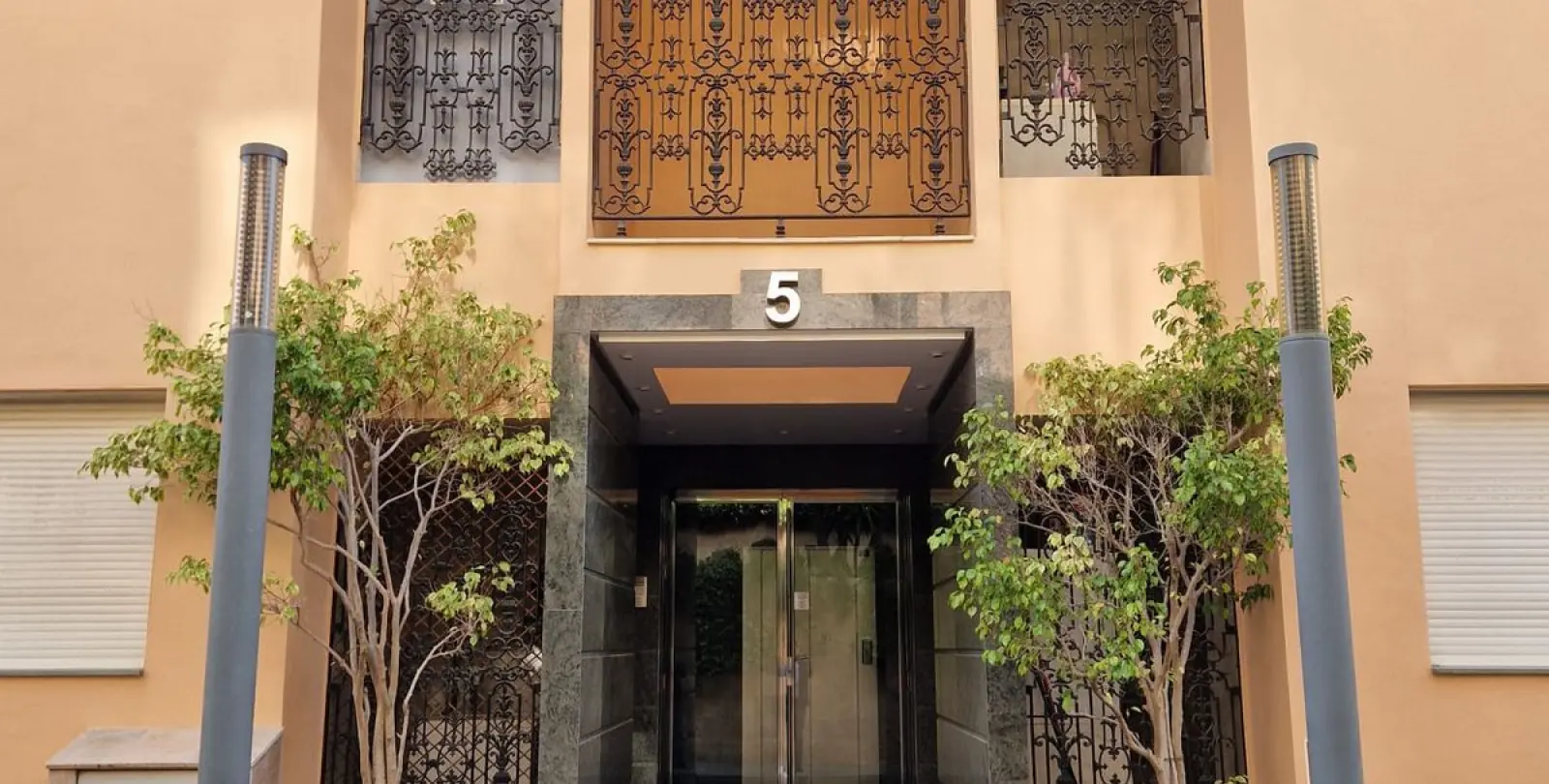 Sale of middle floor apartment in Marbella 34