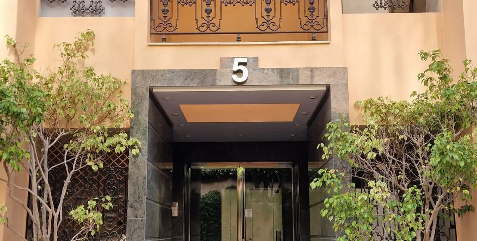 Sale of middle floor apartment in Marbella 36