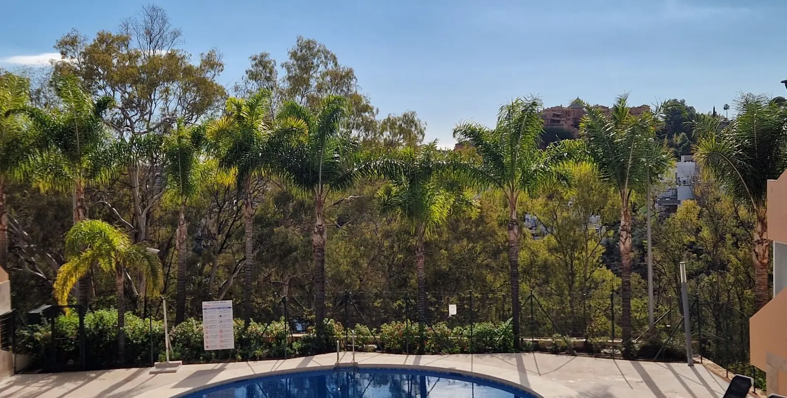 Sale of middle floor apartment in Marbella 40