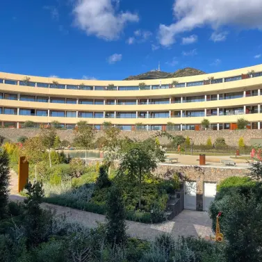 Продажа апартаментов на среднем этаже в Higueron