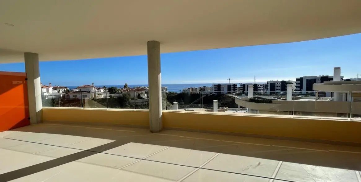 Продажа апартаментов на среднем этаже в Higueron 2