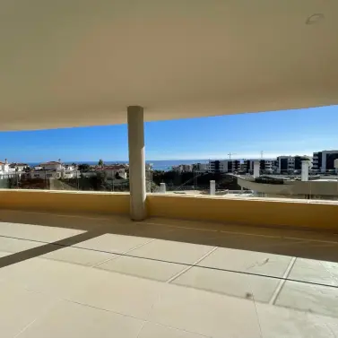 Продажа апартаментов на среднем этаже в Higueron