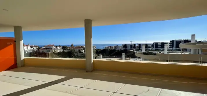 Продажа апартаментов на среднем этаже в Higueron 1