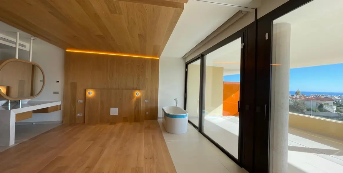 Продажа апартаментов на среднем этаже в Higueron 7