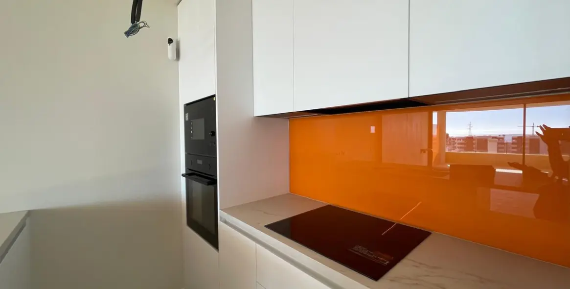 Продажа апартаментов на среднем этаже в Higueron 12