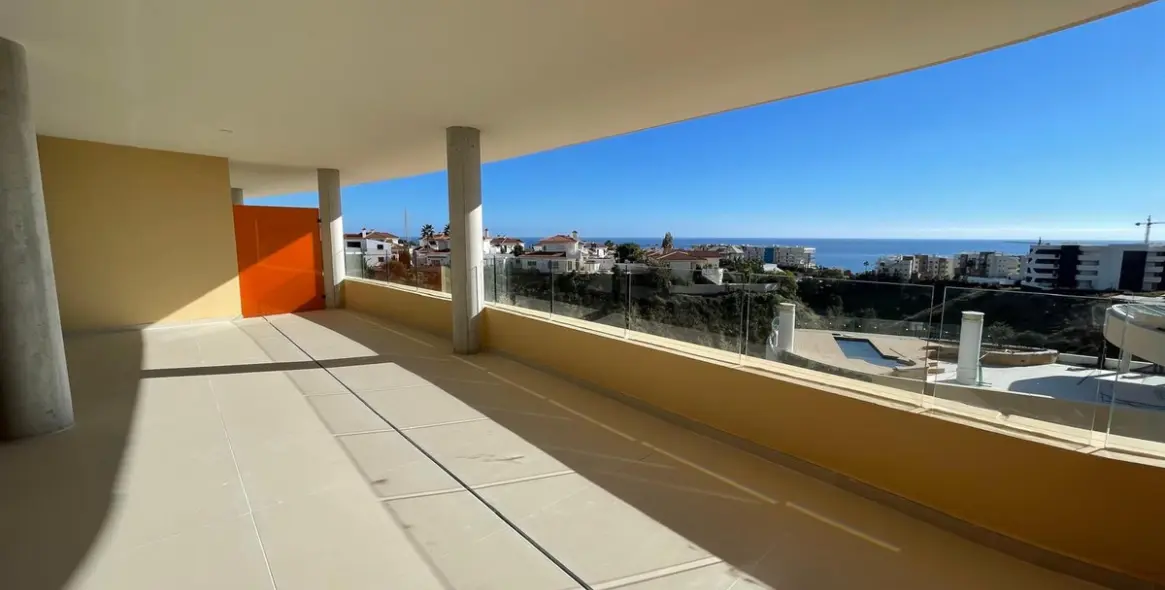 Продажа апартаментов на среднем этаже в Higueron 21