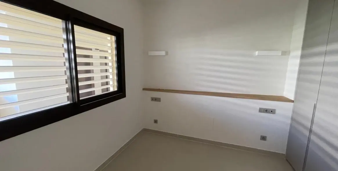 Продажа апартаментов на среднем этаже в Higueron 22