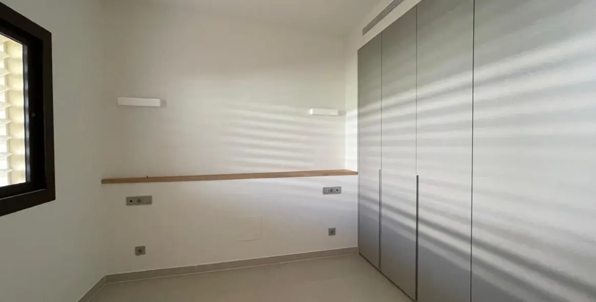 Продажа апартаментов на среднем этаже в Higueron 23