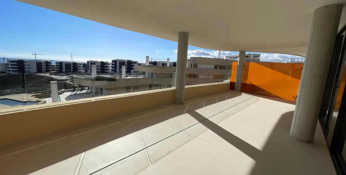 Продажа апартаментов на среднем этаже в Higueron 28