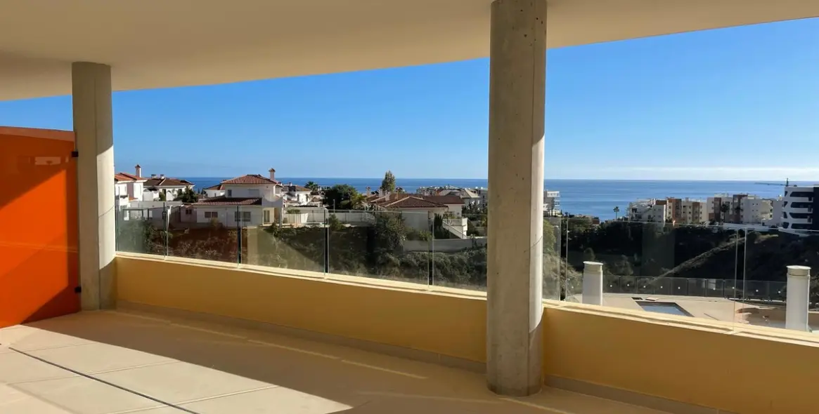 Продажа апартаментов на среднем этаже в Higueron 40