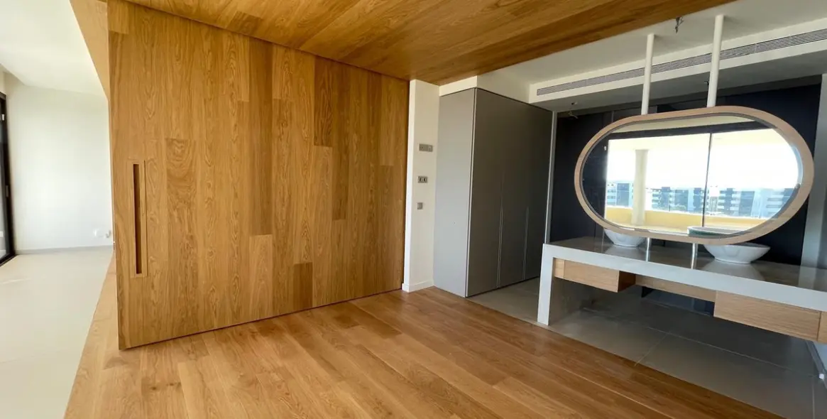 Продажа апартаментов на среднем этаже в Higueron 42