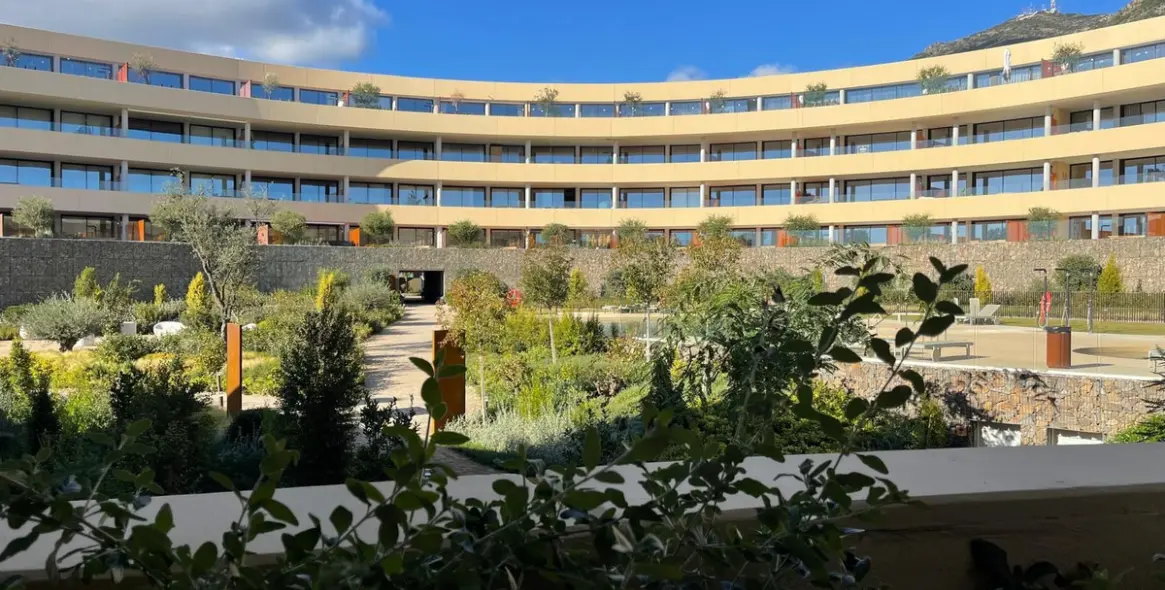 Продажа апартаментов на среднем этаже в Higueron 49