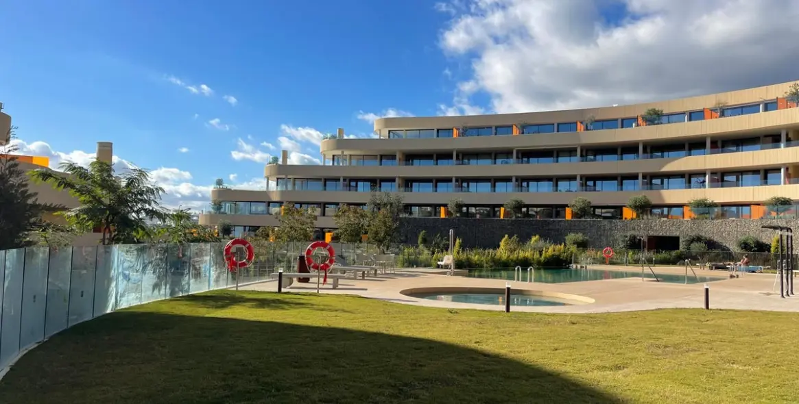 Продажа апартаментов на среднем этаже в Higueron 53