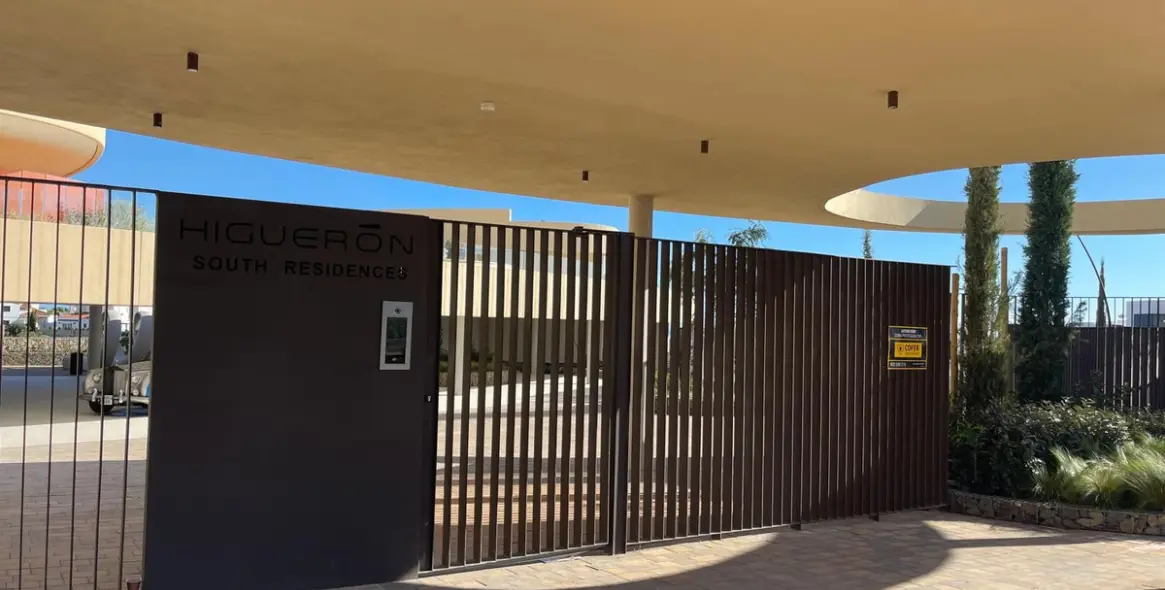 Продажа апартаментов на среднем этаже в Higueron 63