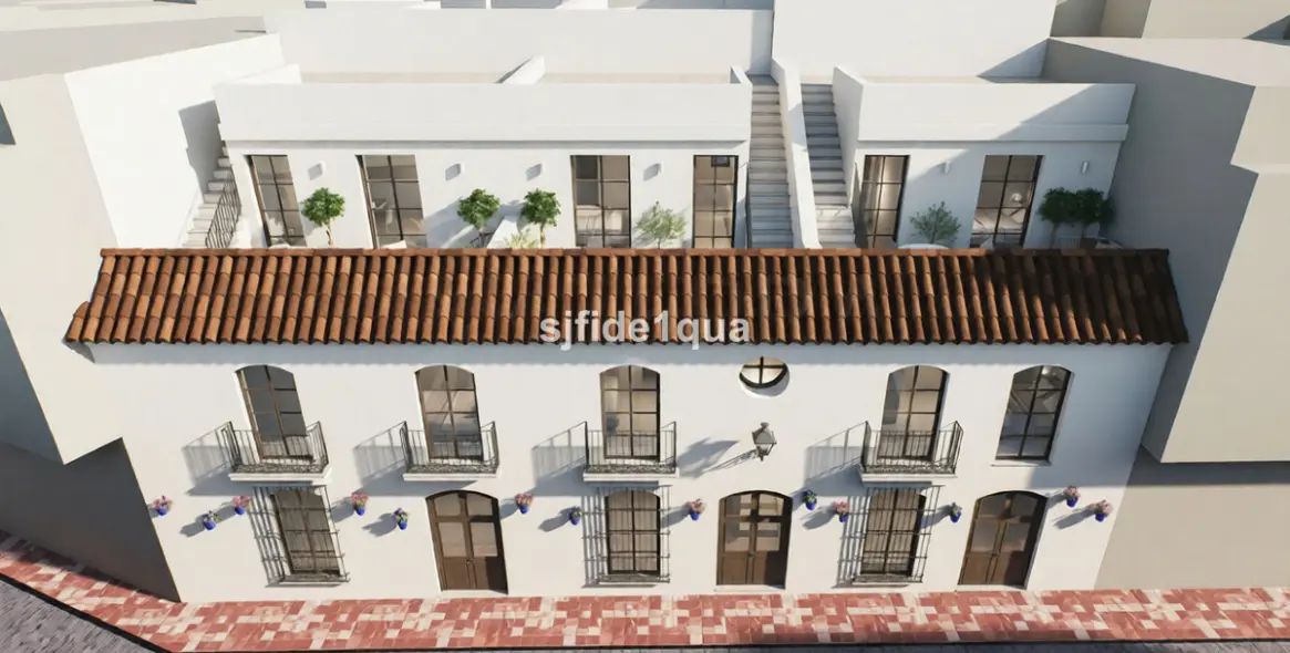 Sale of townhouse in Estepona 1