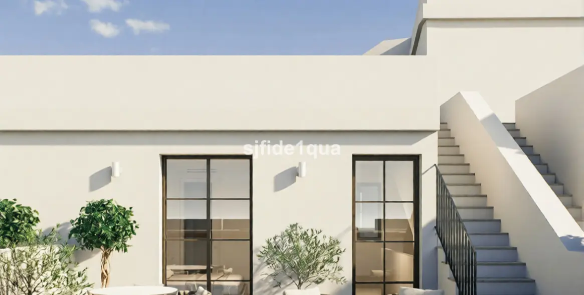 Sale of townhouse in Estepona 2