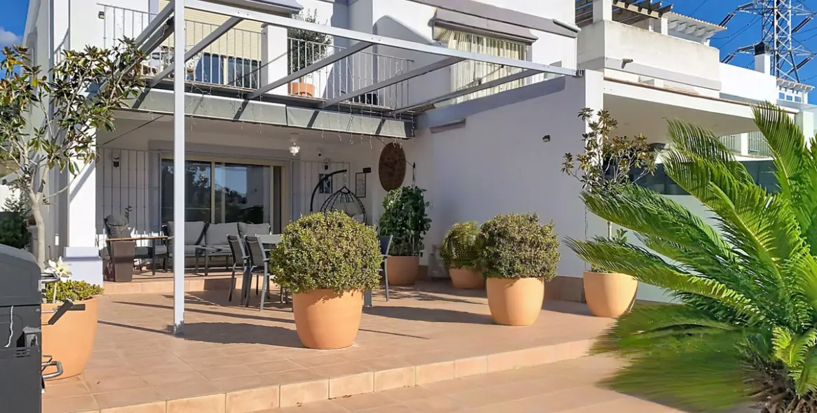Sale of semi-detached house in Estepona 1
